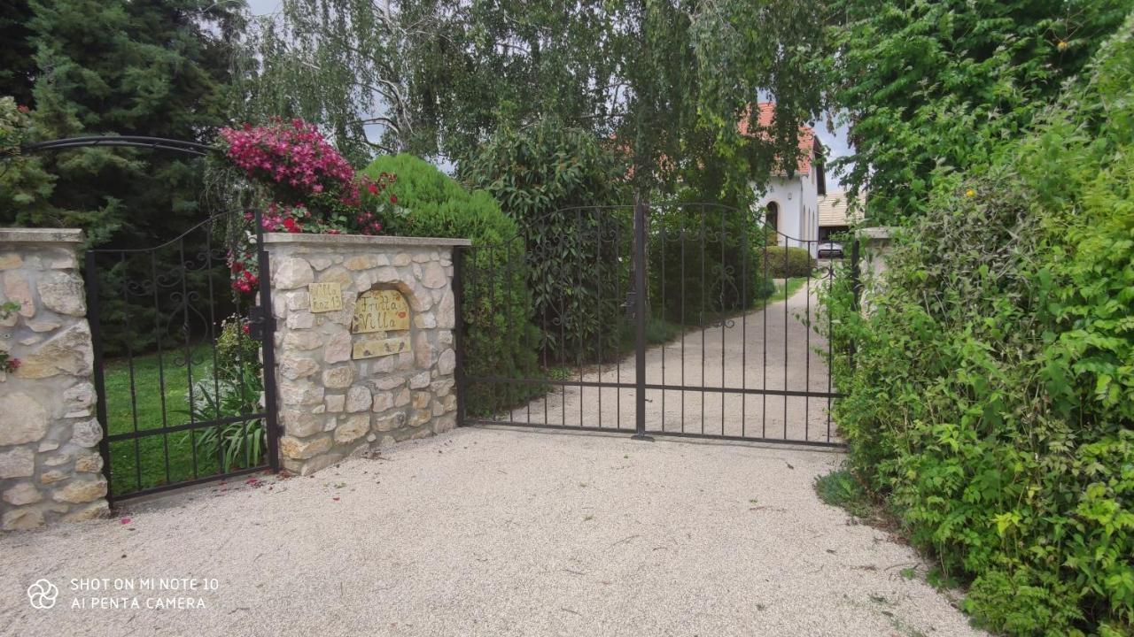 צ'רסגטומאי Frutta Villa מראה חיצוני תמונה