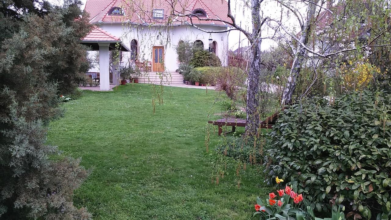 צ'רסגטומאי Frutta Villa מראה חיצוני תמונה